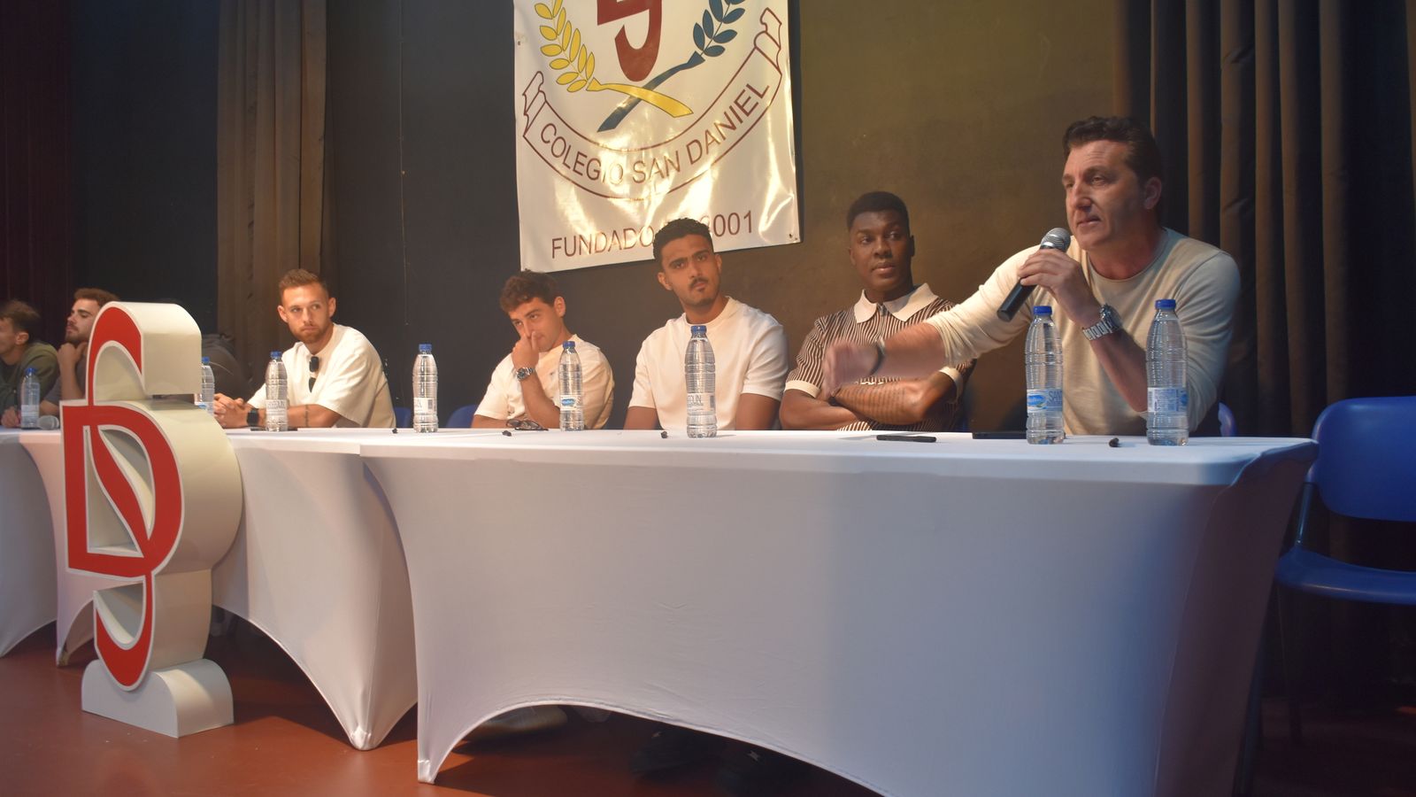 La AD Ceuta visita el Colegio San Daniel