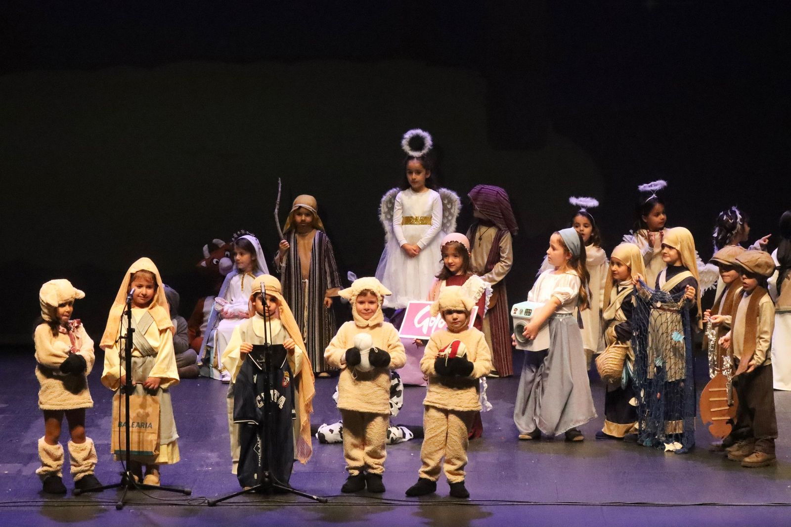 La Navidad perdura en el Revellín con una nueva muestra de belenes