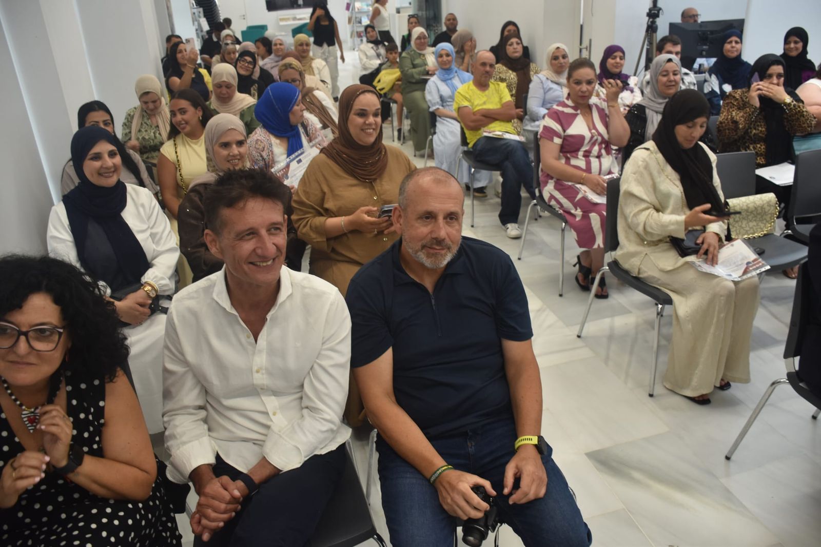 Más de medio año de esfuerzo tiene premio: los alumnos de los programas europeos reciben sus diplomas