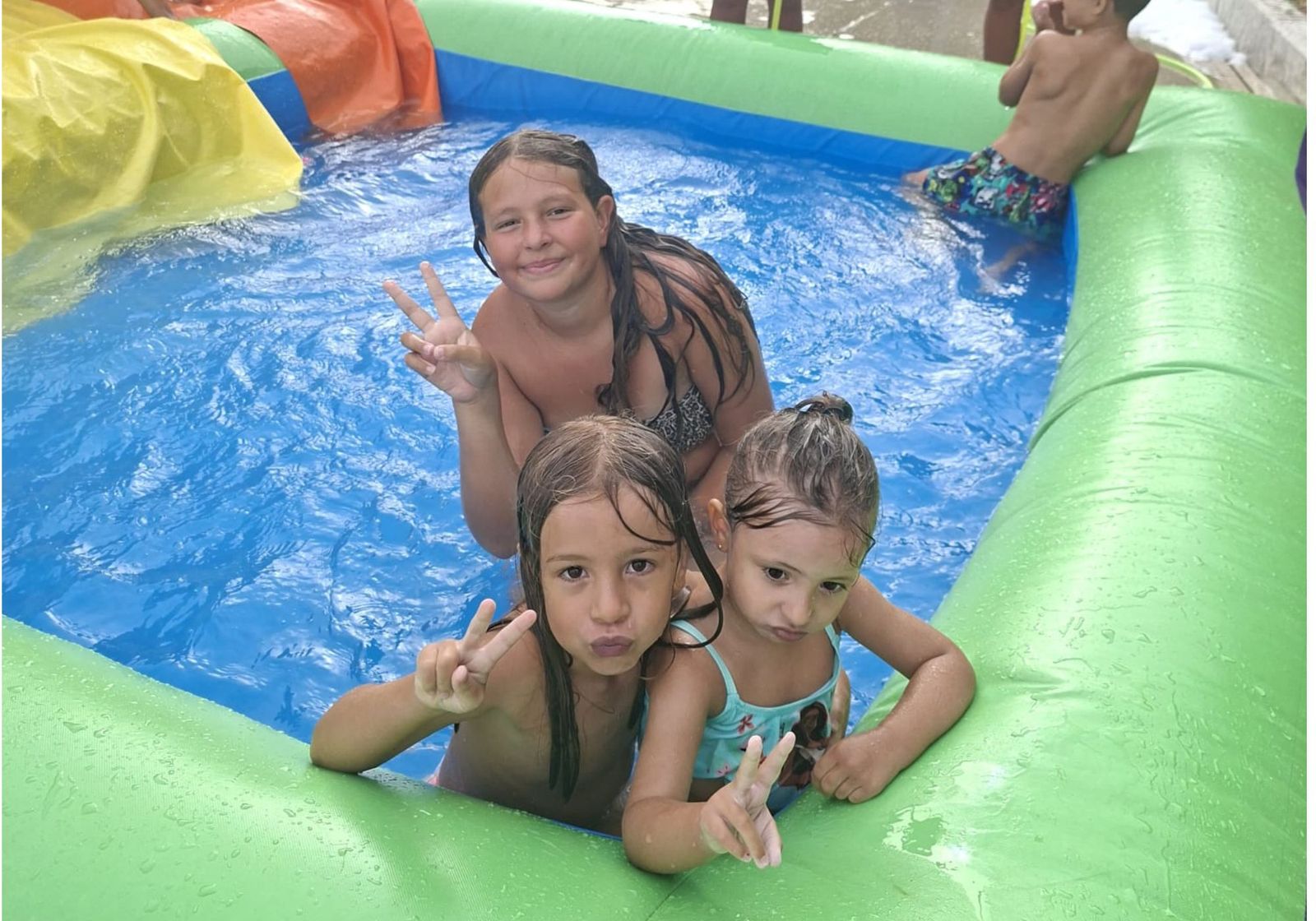 Los más pequeños de Juan XXIII disfrutan de su fiesta del agua