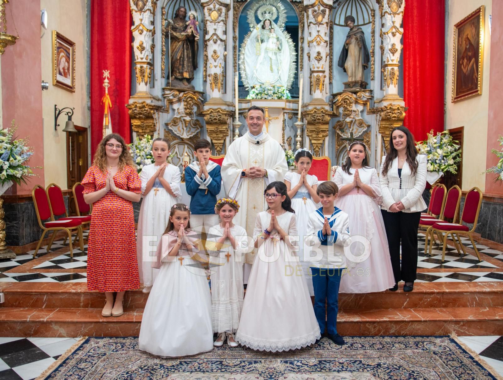 Comuniones en la Iglesia de Nuestra Señora de los Remedios