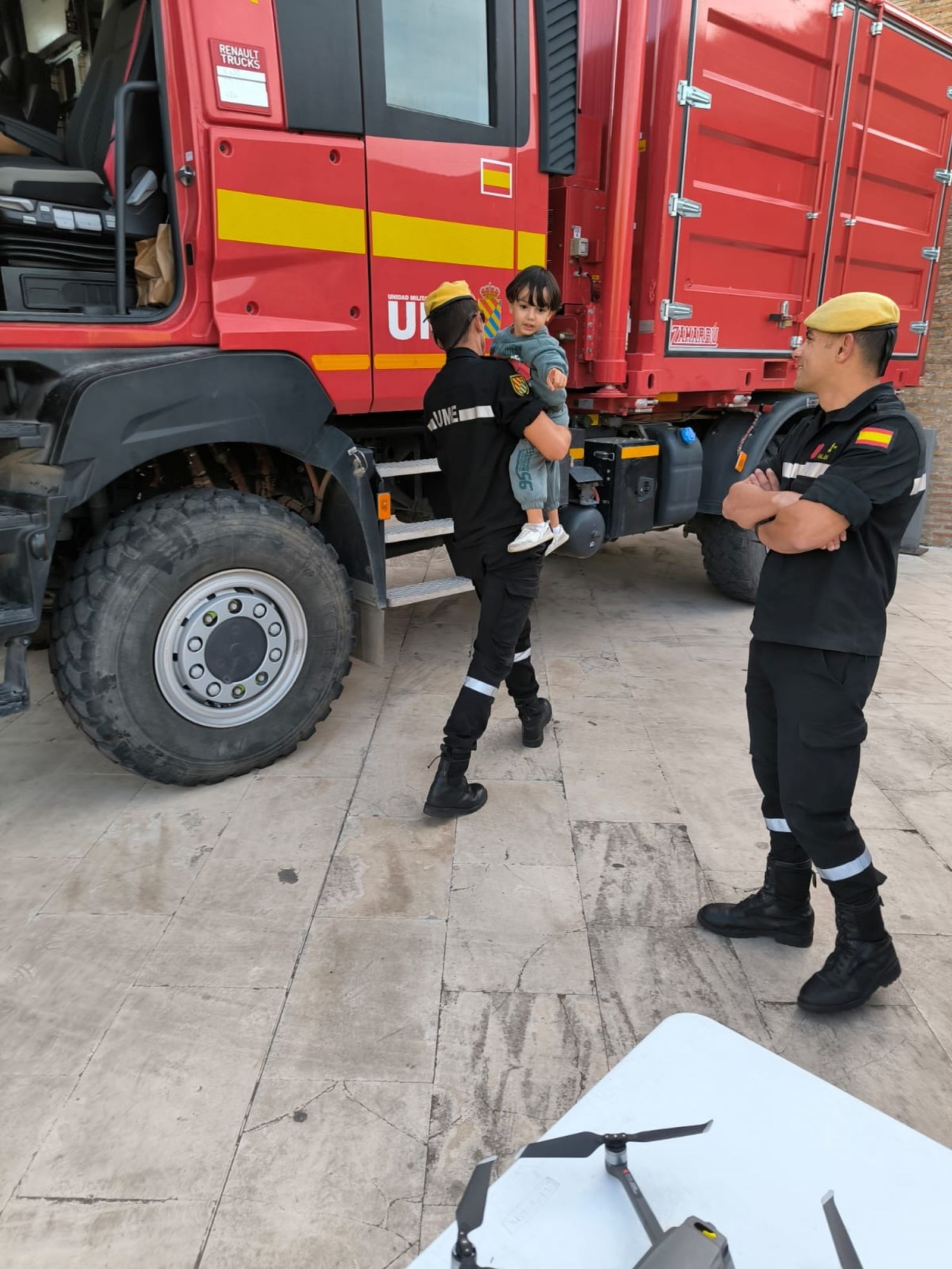 La UME expone sus medios en las Murallas Reales