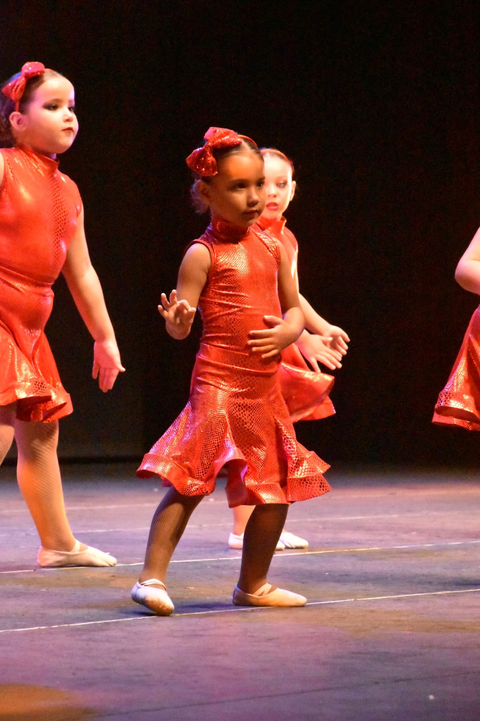 Más de cien bailarinas convierten el Revellín en un escenario de emoción y talento