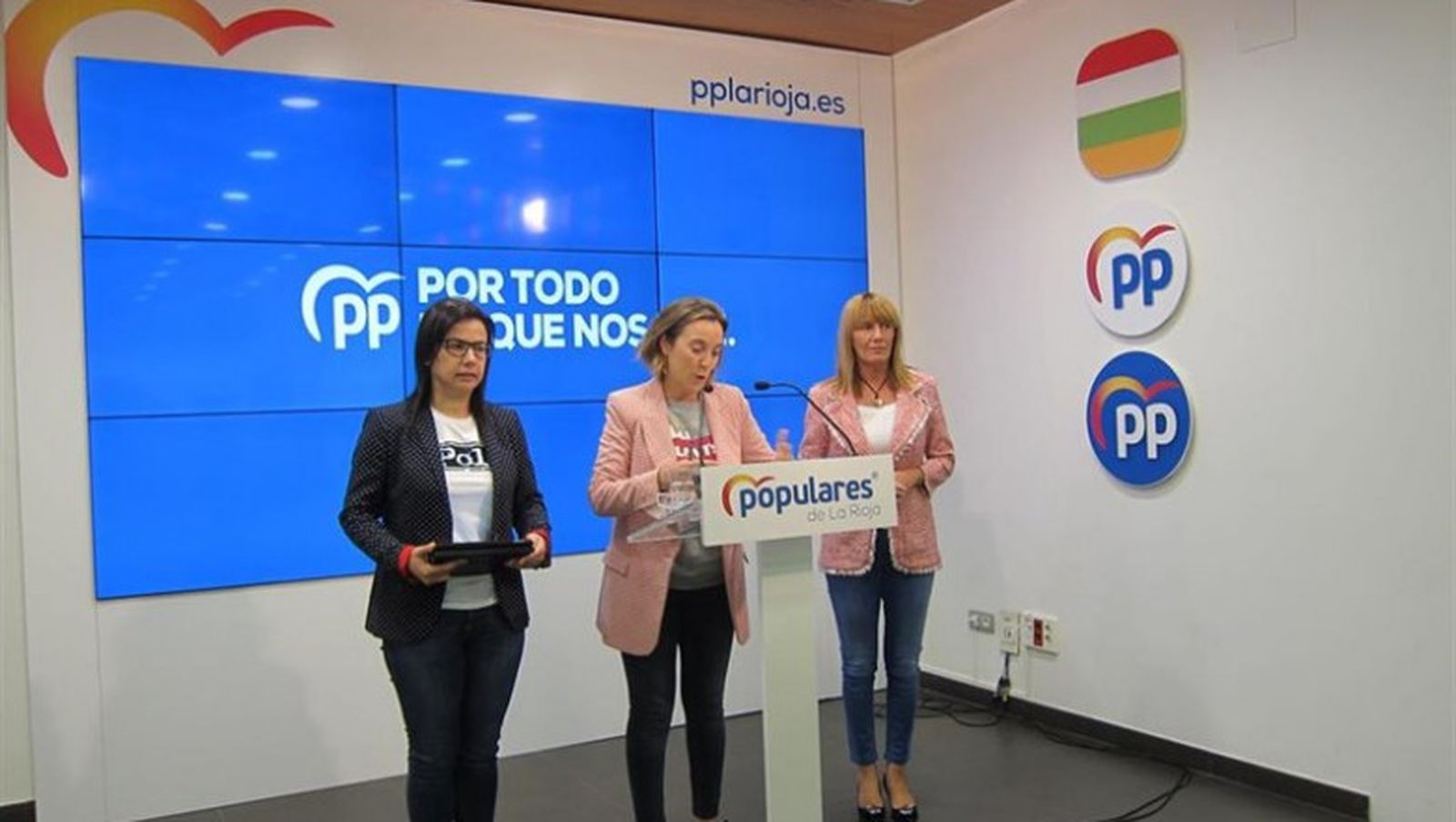 Cuca Gamarra y Ana Vázquez se reúnen con sindicatos policiales y asociaciones de la Guardia Civil para abordar medidas contra el narcotráfico, reforzar fronteras y endurecer las penas frente a las mafias.
