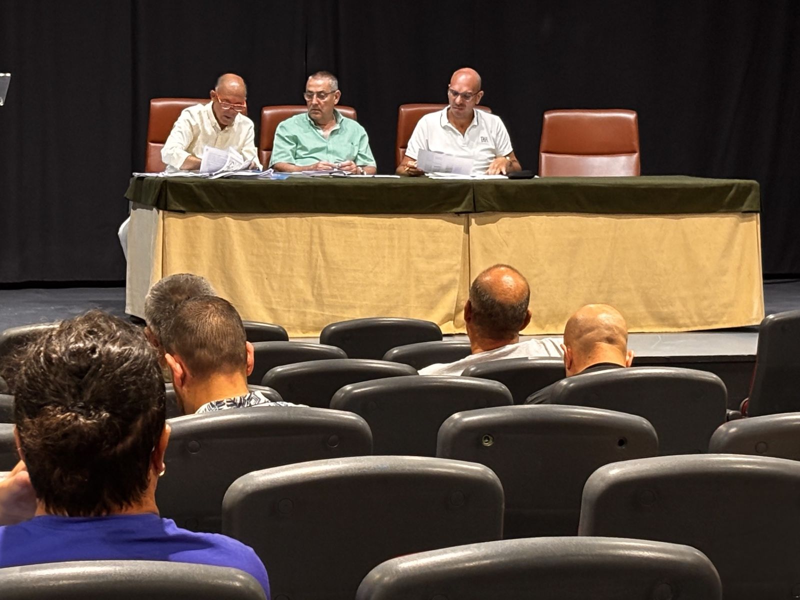 Ayala mantiene una reunión con los concesionarios en la que se revisan horarios, normas de funcionamiento y medidas de accesibilidad para la Feria 2026