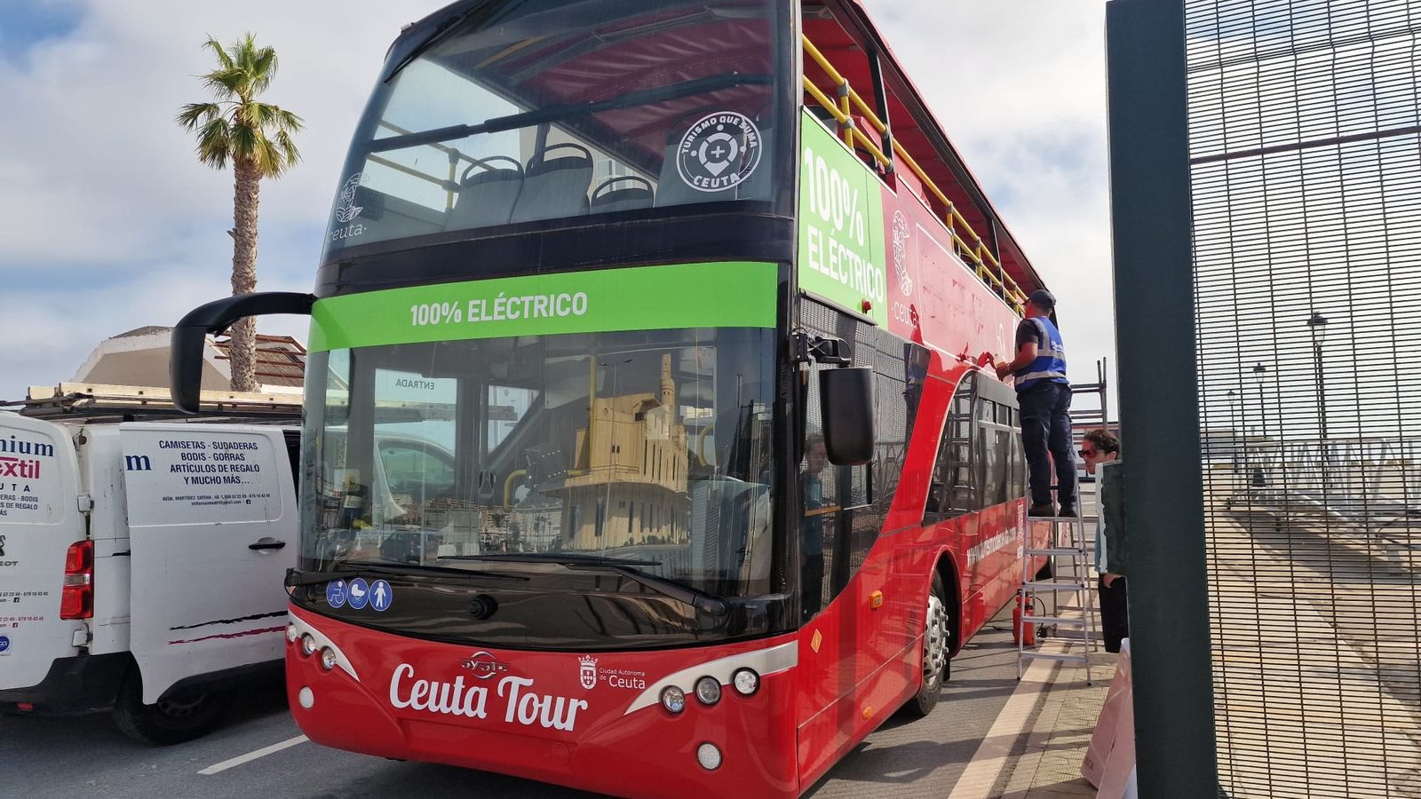 El autobús dará un salto de calidad importante al turismo de la ciudad
