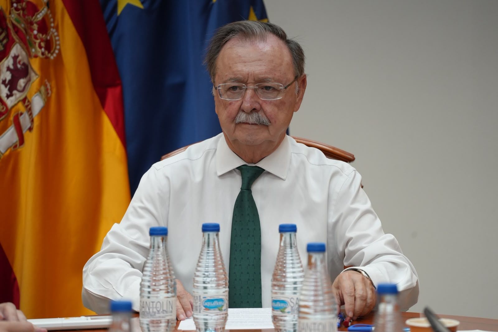 El presidente de Ceuta, Juan Vivas, en reunión con el Consejo de Gobierno