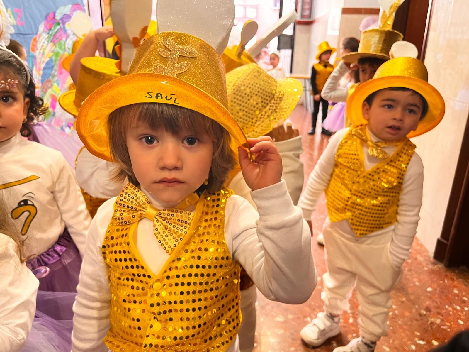 El 'Beatriz de Silva' protagoniza un pasacalles de cuento