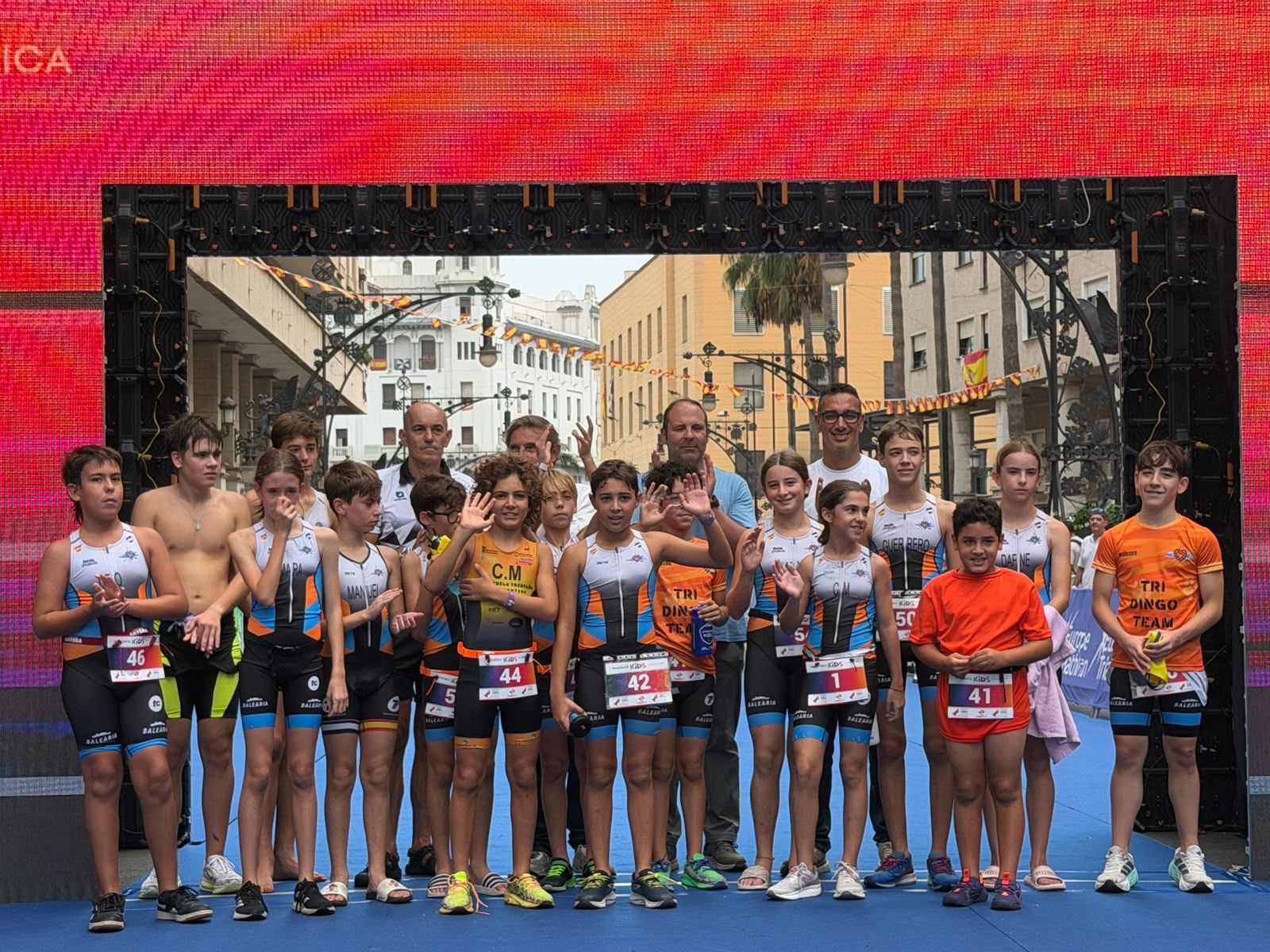 Los aficionados al triatlón en Ceuta se reúnen para participar en el Acuatlón Popular 'Juan Mur' y en la Phoenix Kids Triathlon