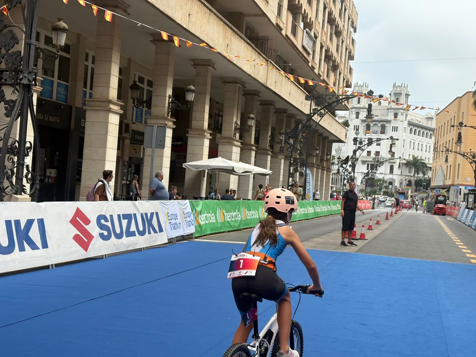 Los aficionados al triatlón en Ceuta se reúnen para participar en el Acuatlón Popular 'Juan Mur' y en la Phoenix Kids Triathlon