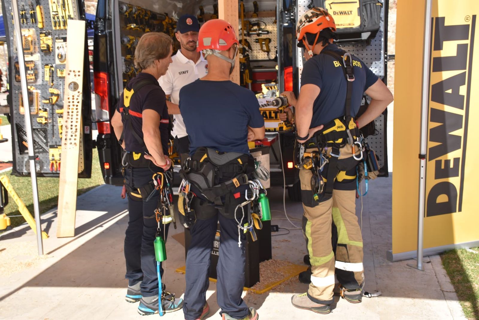 Bomberos de toda España protagonizan en Ceuta una jornada técnica y de formación práctica en rescates
