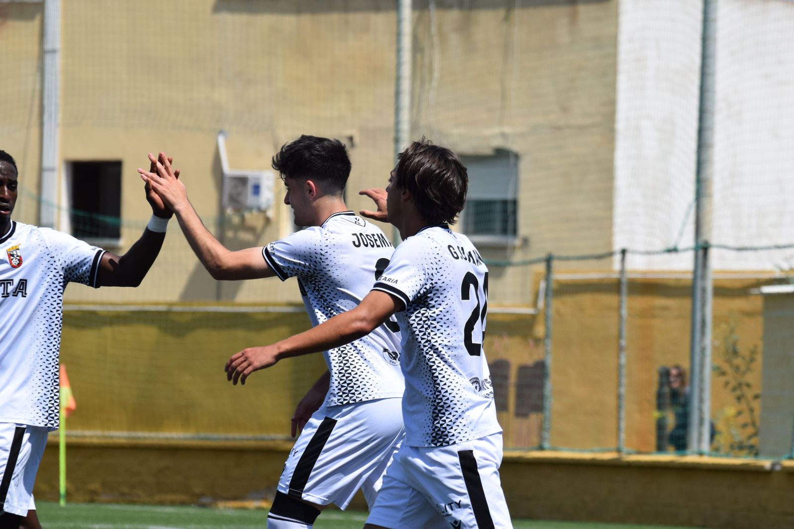 Partido AD Ceuta B-Dos Hermanas