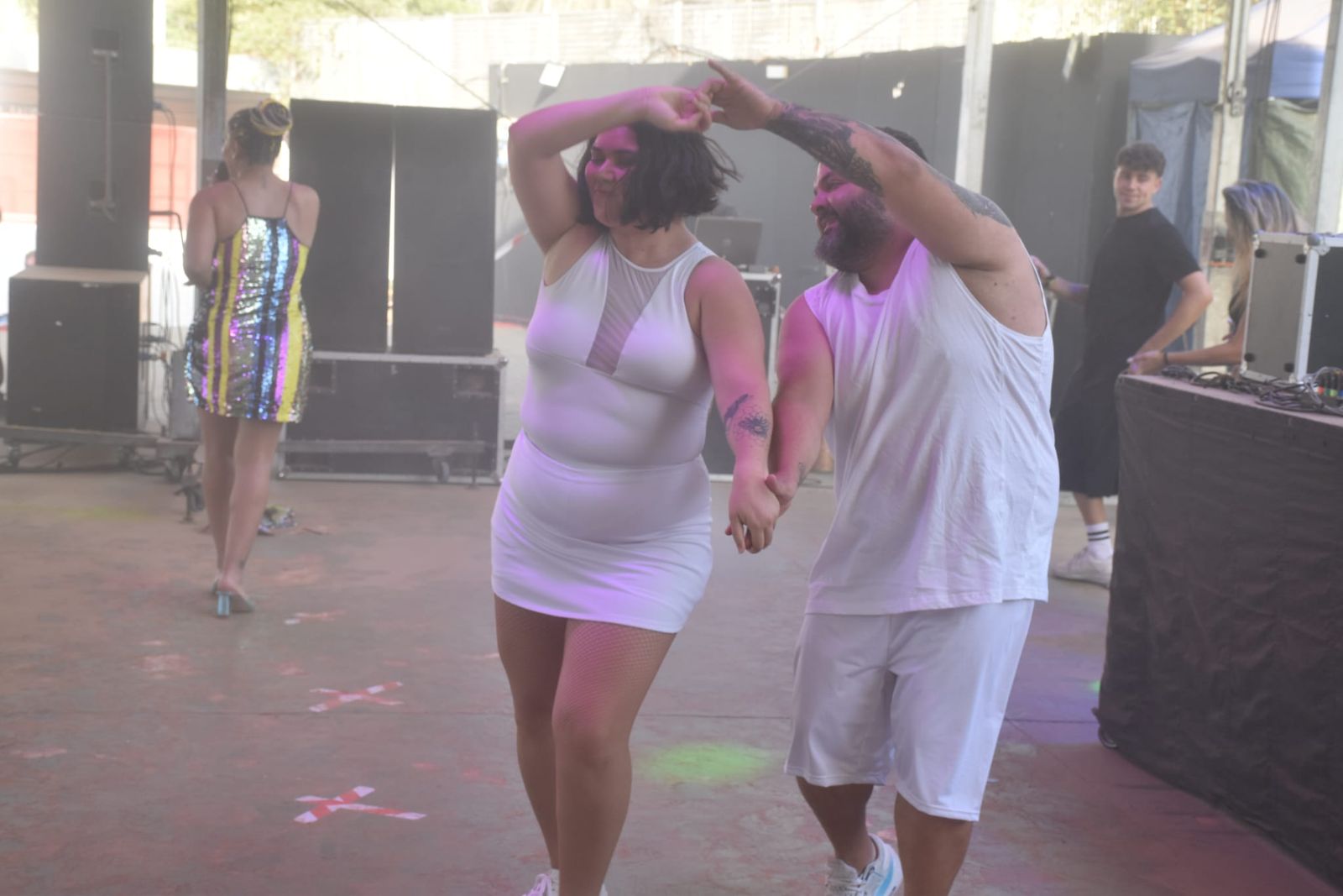 El Holi vuelve a teñir Ceuta de color por la solidaridad y el amor