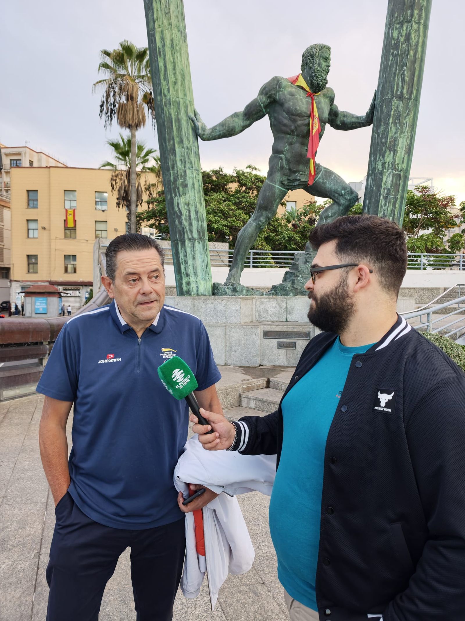 Tomás Roncero visita la redacción de El Pueblo de Ceuta