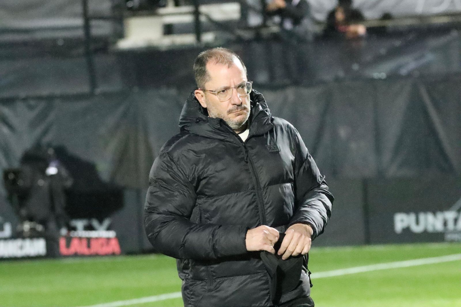 José Juan Romero al término del encuentro disputado en el Alfonso Murube entre la AD Ceuta y la Cultural Leonesa