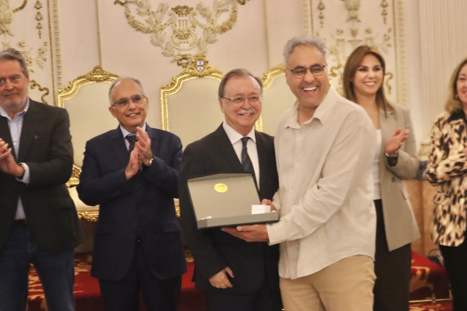 Acto de entrega de reconocimientos por el Día del Funcionario en el Salón del Trono