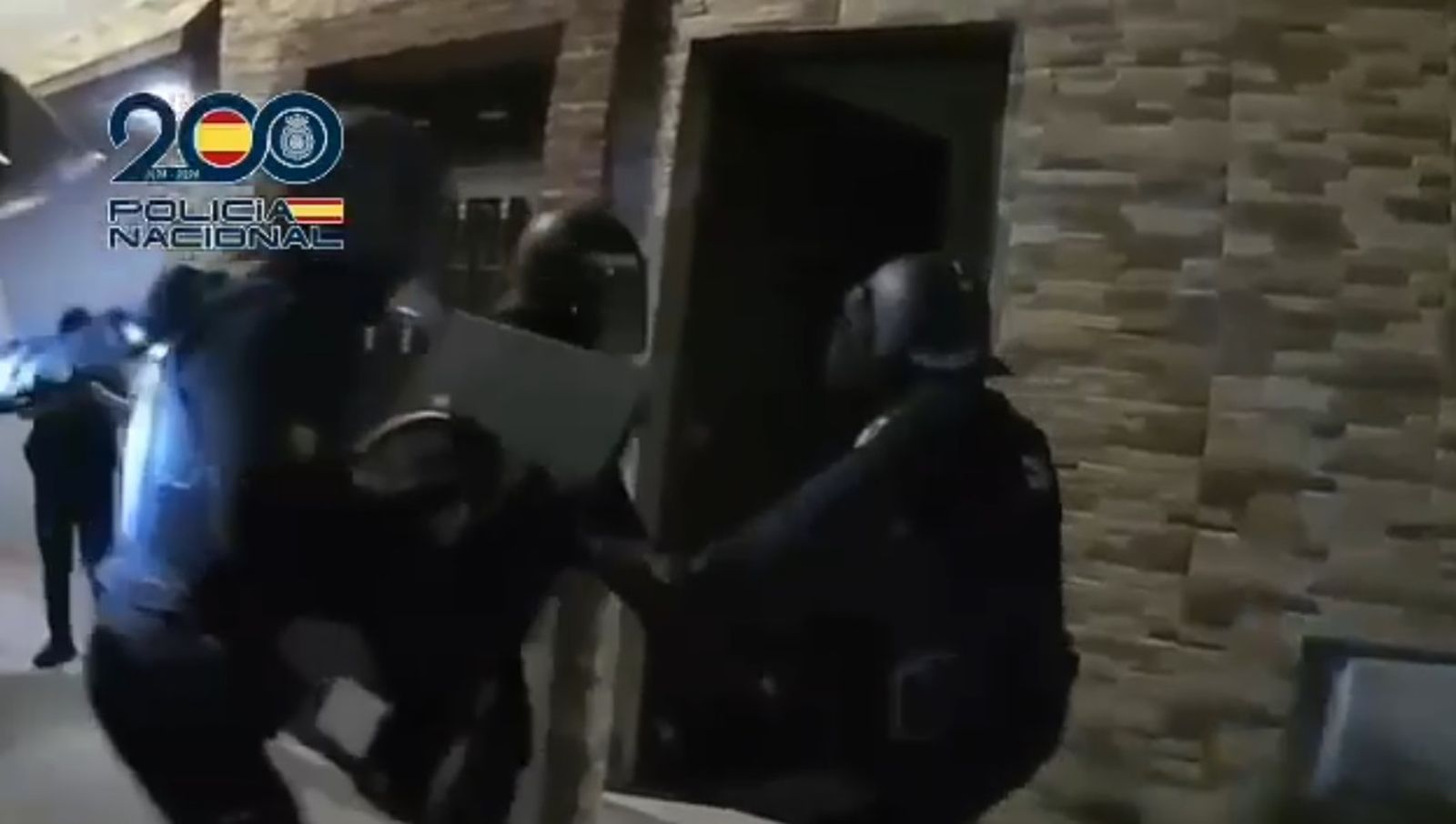 FOTOGALERÍA | Detenciones y registros en Ceuta: más imágenes de la Policía Nacional en la 'Operación Roble' FOTOGALERÍA | Detenciones y registros en Ceuta: más imágenes de la Policía Nacional en la 'Operación Roble'