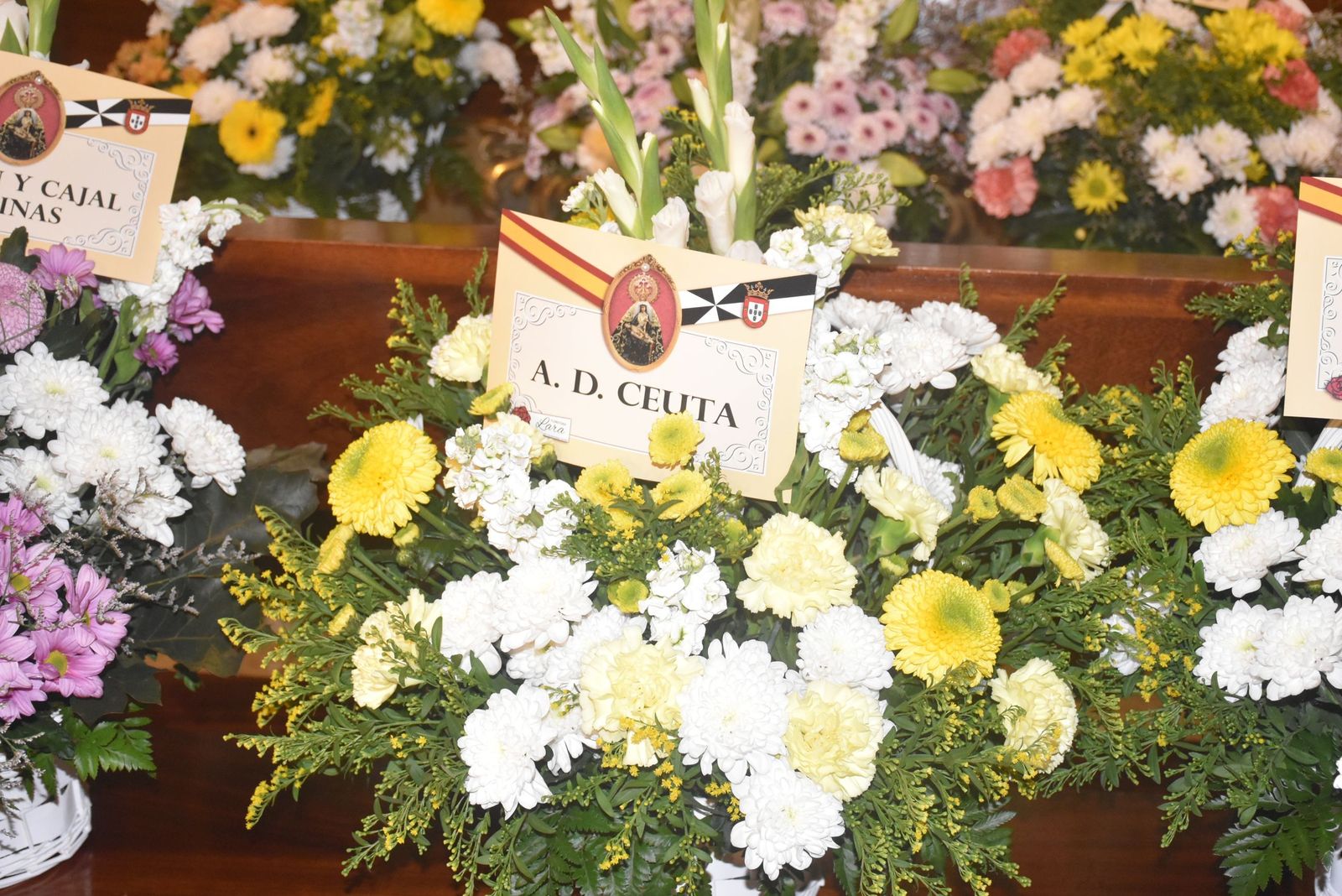 Ofrenda a la patrona y plegaria en Sidi Embarek