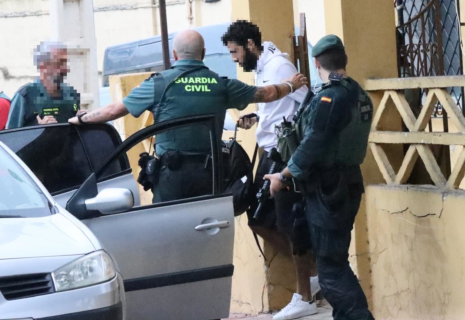 Imagen del operativo de la Guardia Civil contra el tráfico de migrantes. Imagen del operativo de la Guardia Civil contra el tráfico de migrantes.