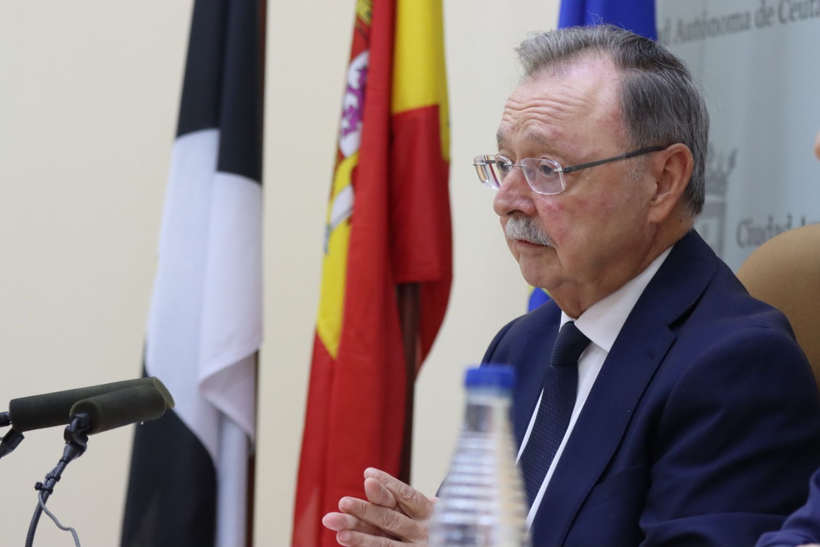 El presidente de Ceuta, Juan Vivas, durante la comparecencia ofrecida este miércoles