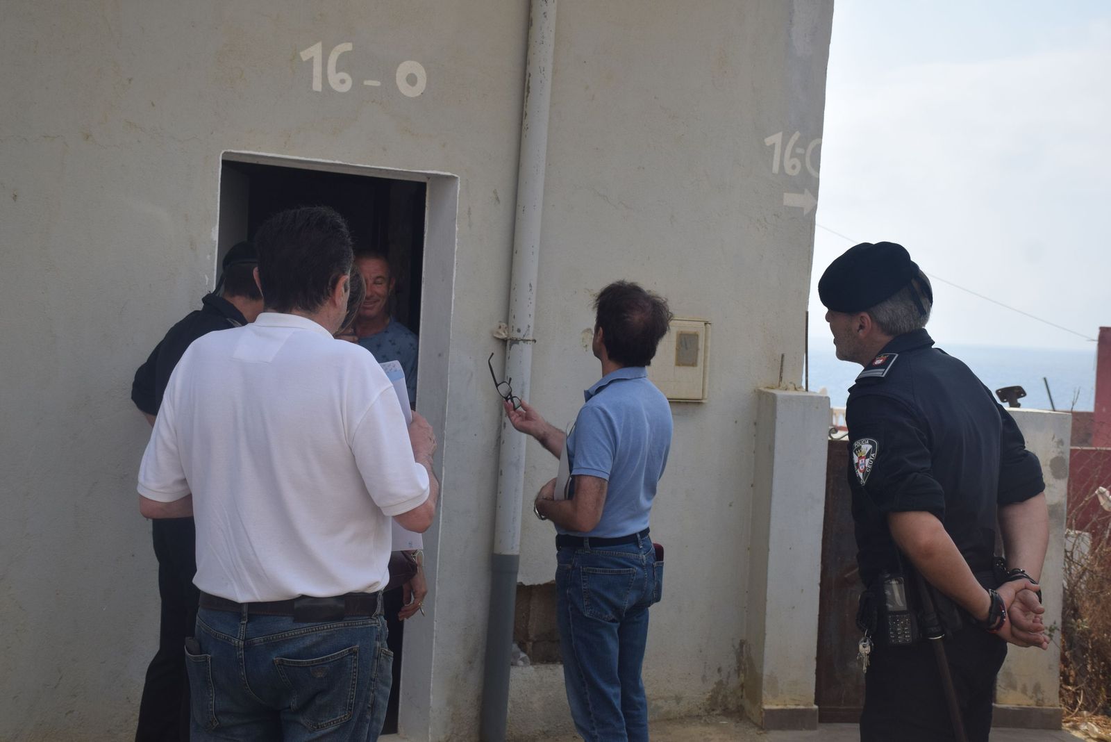 Arcos Quebrados inicia una nueva fase en el proceso de demolición de una vivienda irregular