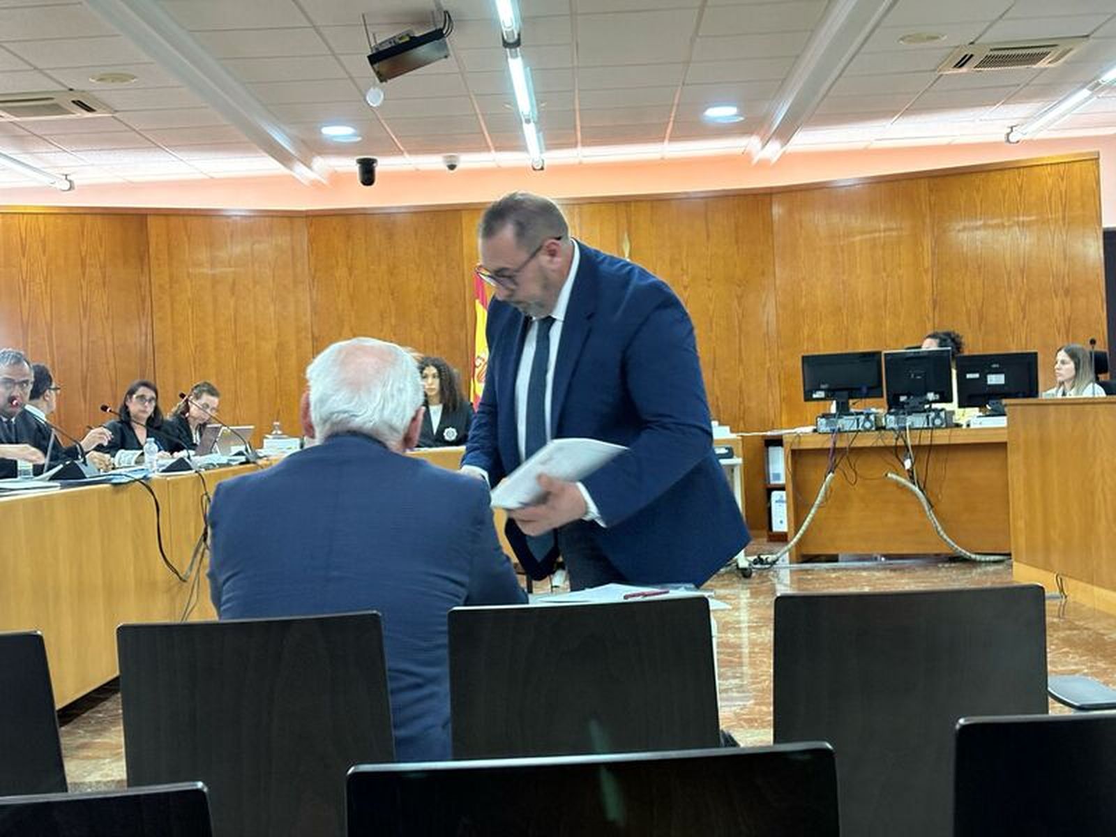 Planelles y Cabrera durante el juicio este viernes. / FOTO J.I.M.