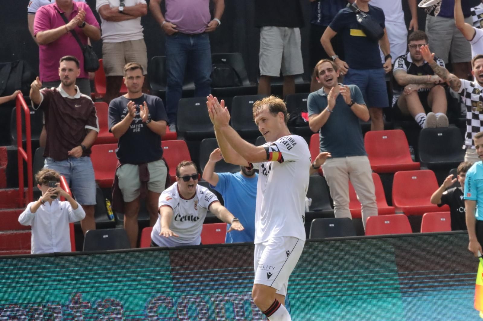 (3-1) Carlos Hernández se viste de héroe para remontar ante el Sanse