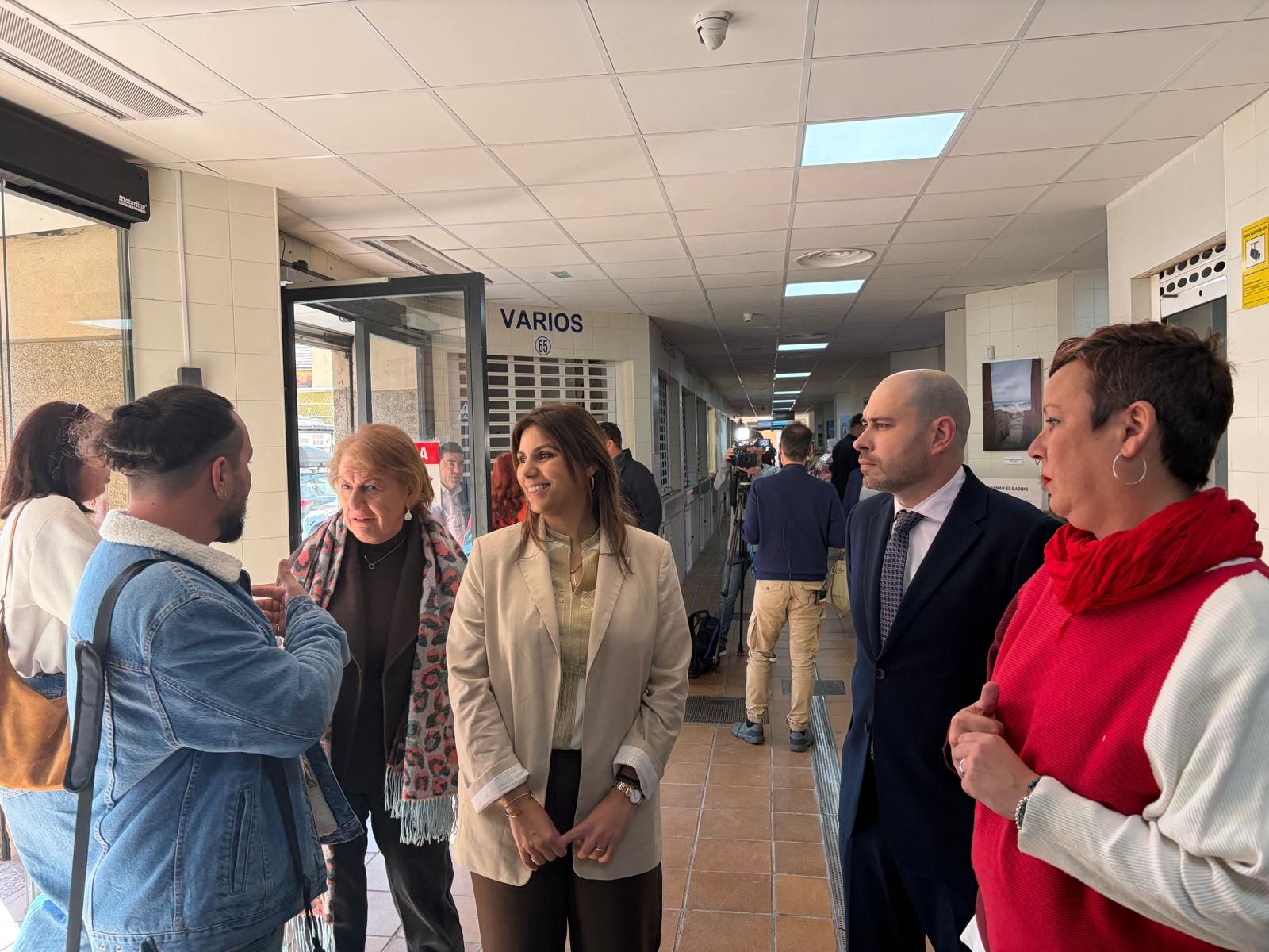 La exposición de fotos del proyecto Altaweia lleva “luz”, “orgullo” y “arte” al Mercado de Hadú