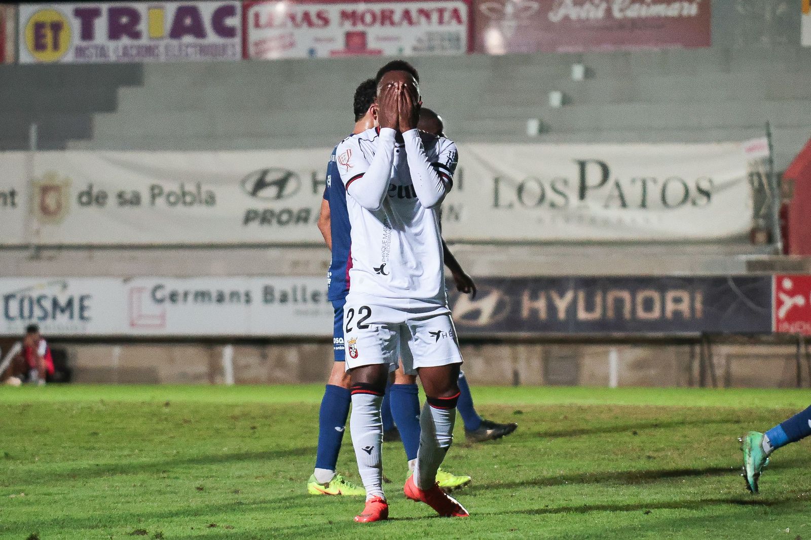Victoria poco convicente del Ceuta ante el Poblense (1-2) para avanzar en Copa