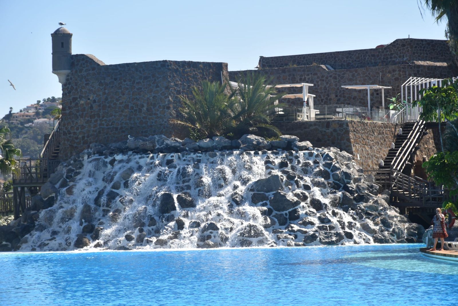 El Campus de Verano Emilio Cózar disfruta de una refrescante jornada en el Parque Marítimo