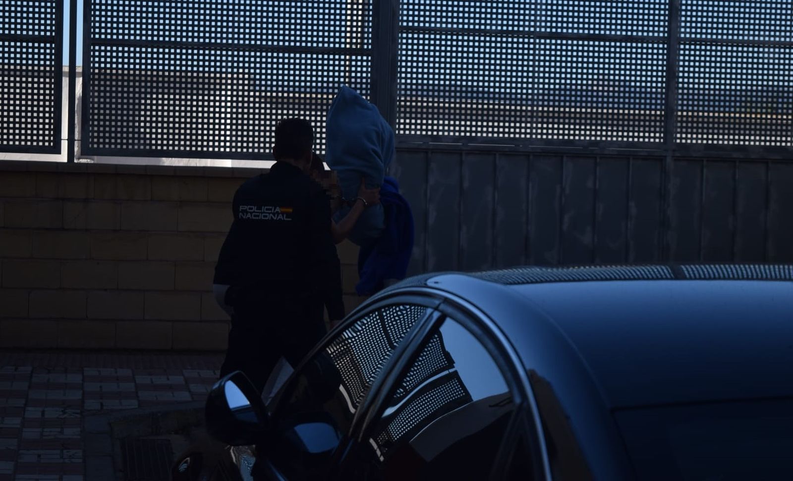 FOTOGALERÍA | El traslado de los 15 detenidos en la Operación Roble hasta los Juzgados de Ceuta FOTOGALERÍA | El traslado de los 15 detenidos en la Operación Roble hasta los Juzgados de Ceuta