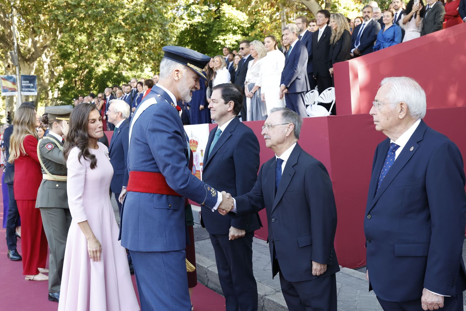 El presidente Vivas saluda a los Reyes de España