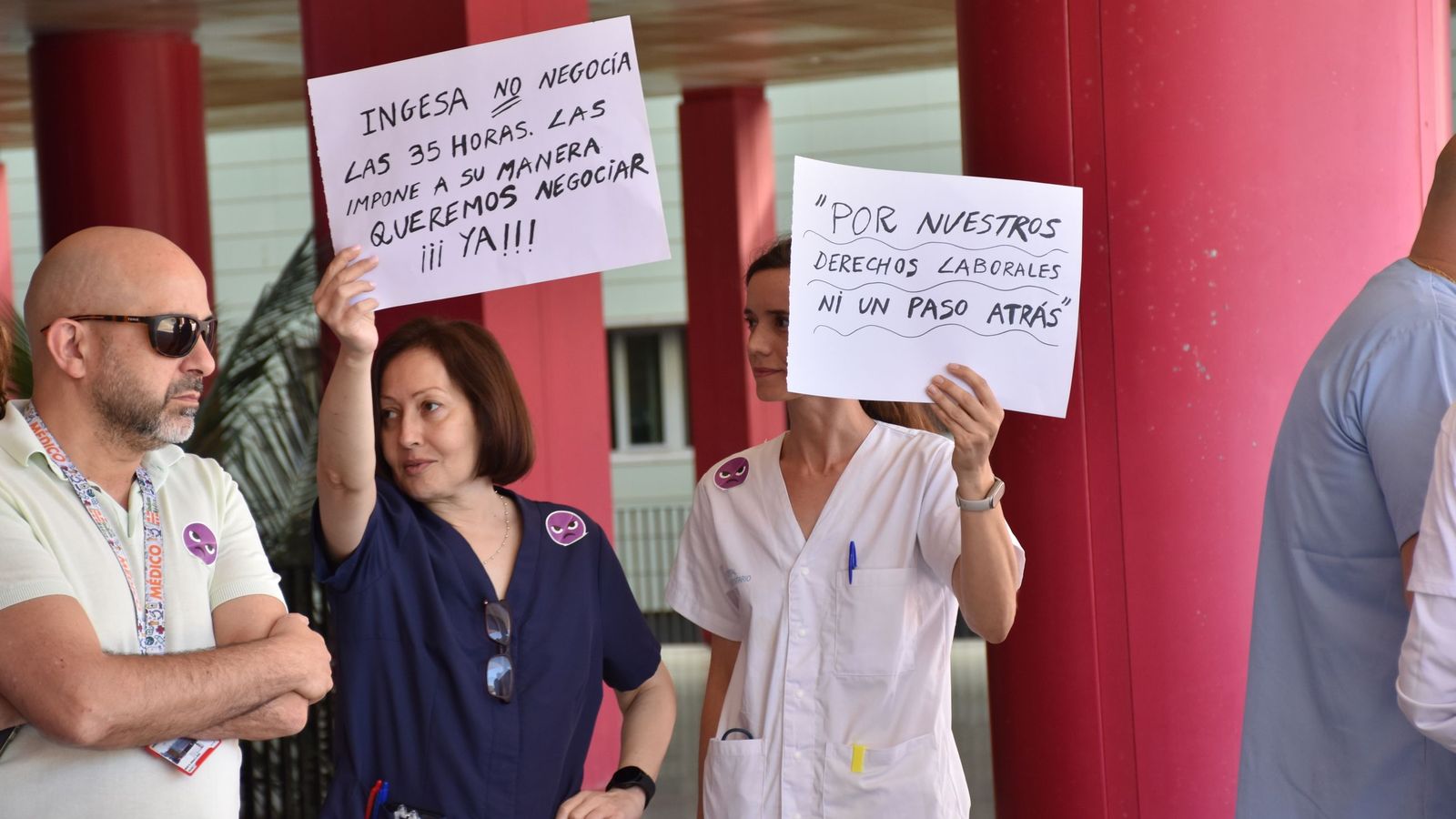 Concentración celebrada en el hospital contra la aplicación de INGESA de la jornada de 35 horas