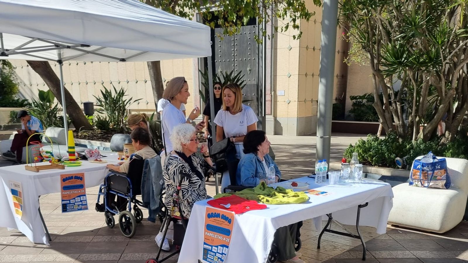 Jornada de COCEMFE en la plaza de los Reyes este viernes Jornada de COCEMFE en la plaza de los Reyes este viernes