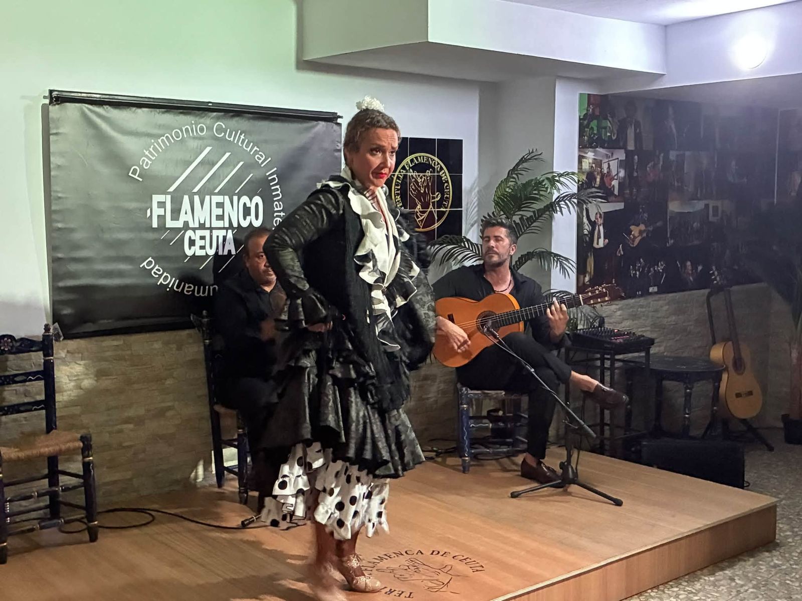 Tarde de sábado de cante, baile y toque en la Tertulia Flamenca