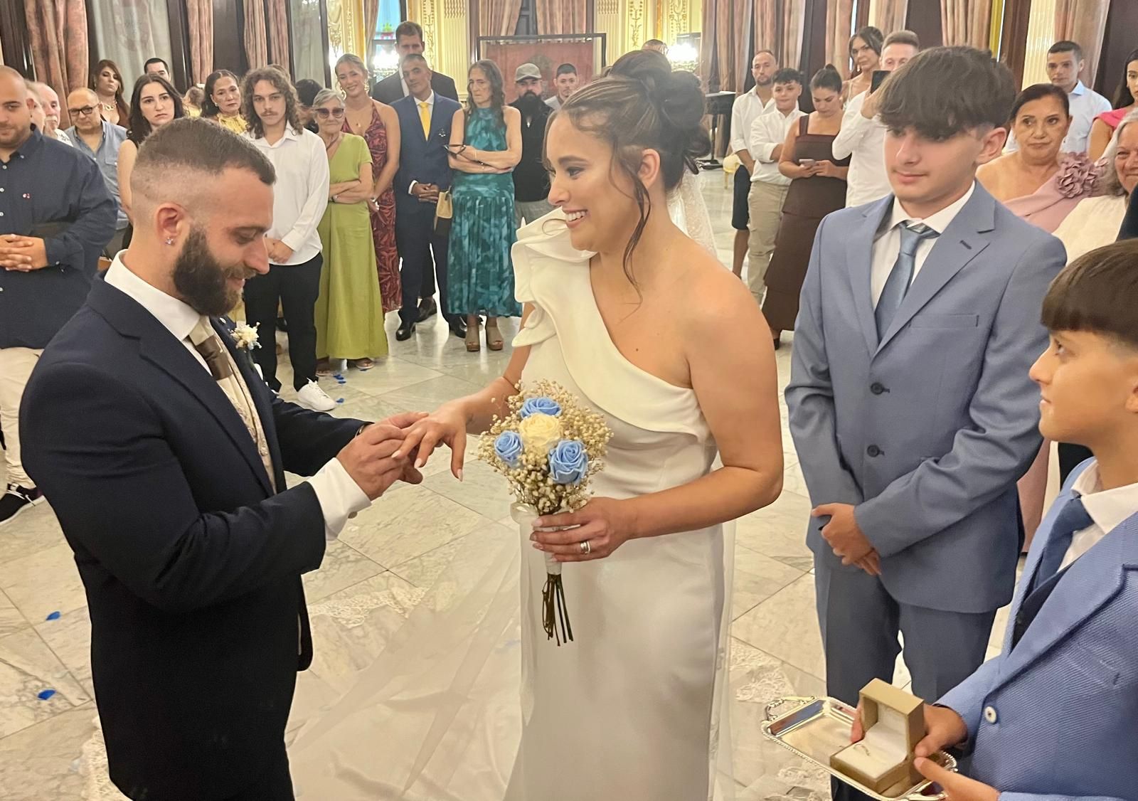 Jesús y Rosa sellan su amor en el Salón del Trono