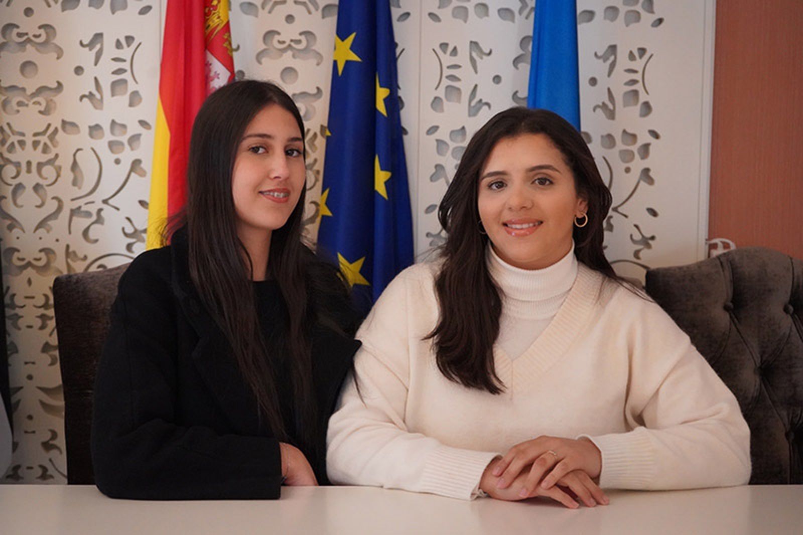 Nadia e Insaf, las alumnas que han participado en el programa/FOTO CEDIDA