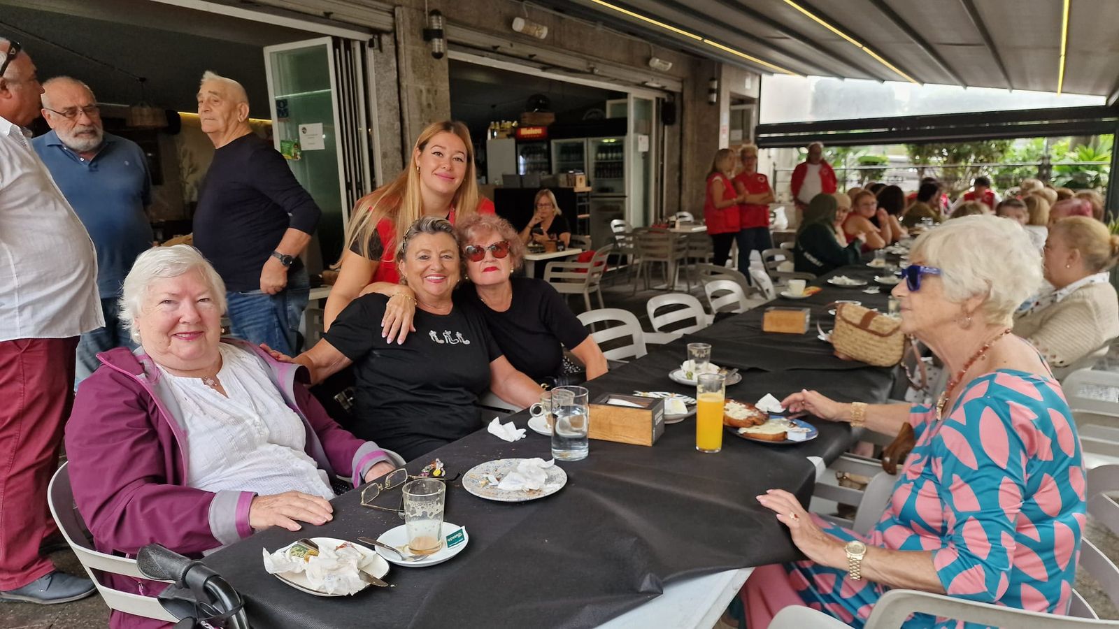 Desayuno de Cruz Roja en el Puente