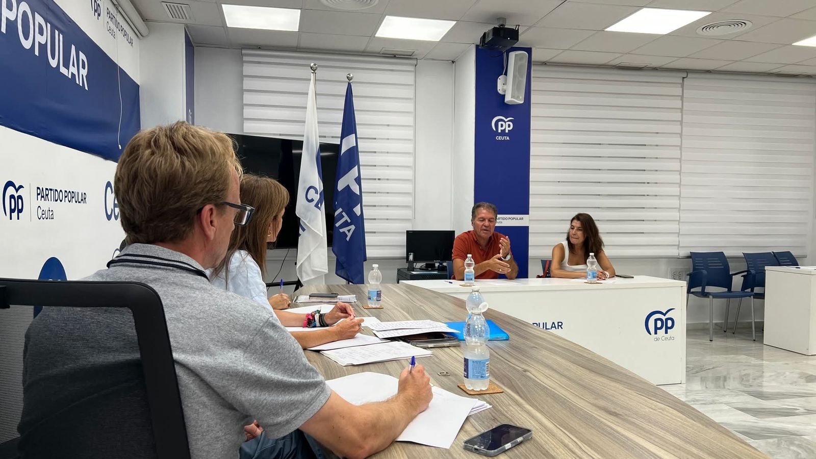 Fúnez mantuvo una reunión en la noche de este lunes en la sede del PP