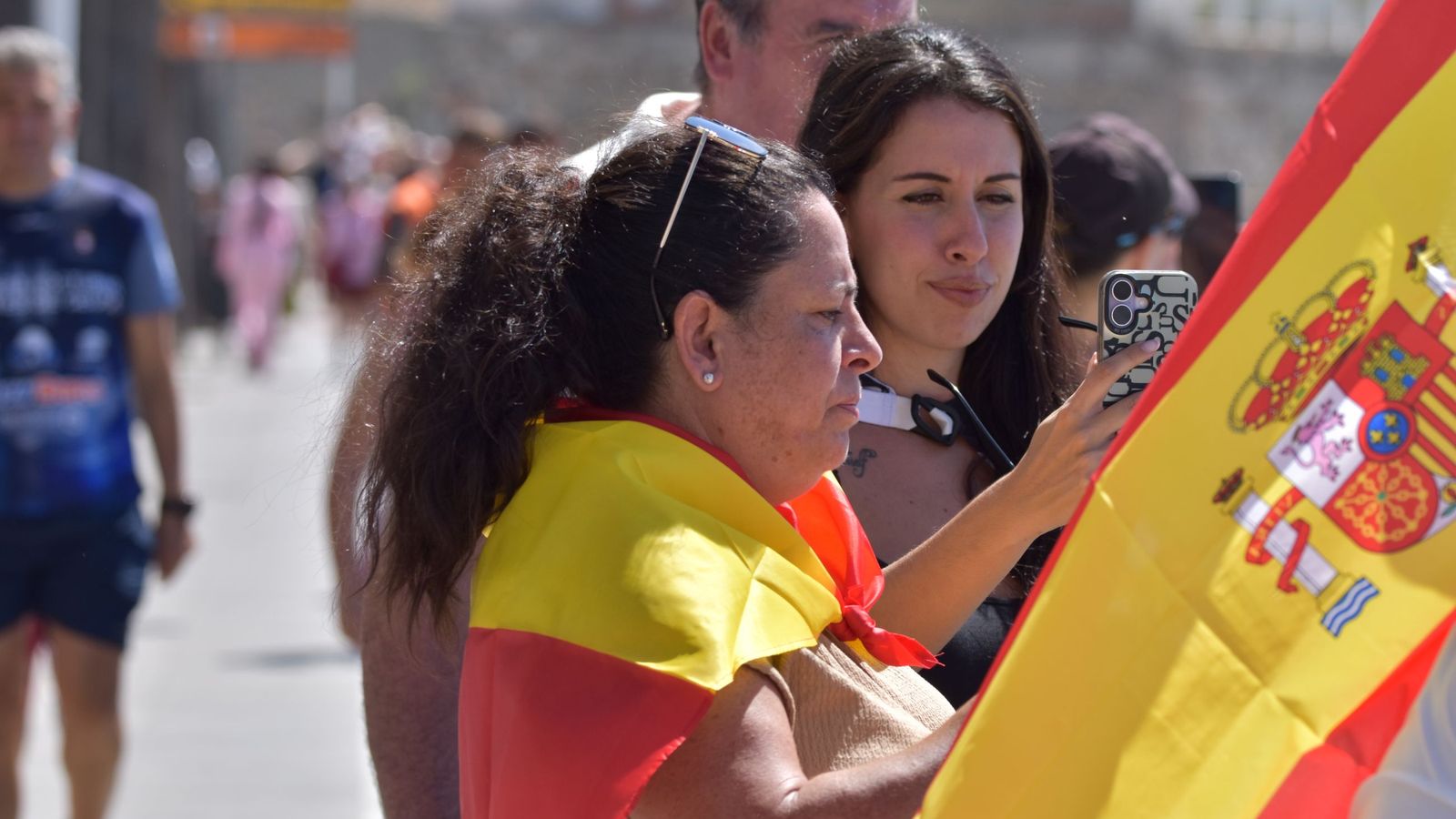 Ceutíes reciben a la Armada Solidaria