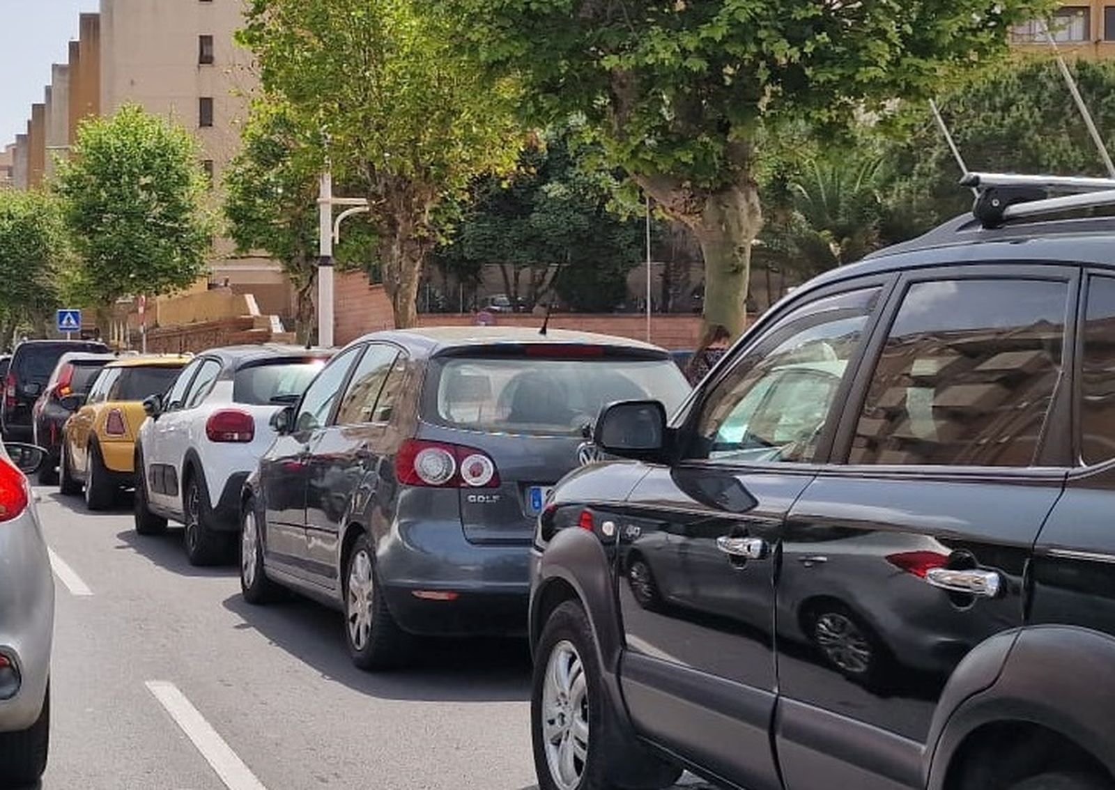 Vehículos estacionados.