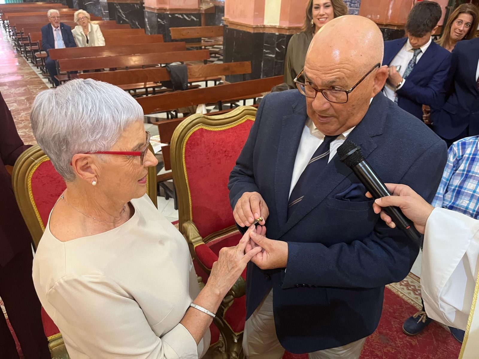 Boda de Oro de Manuel y María Isabel en la Iglesia de los Remedios