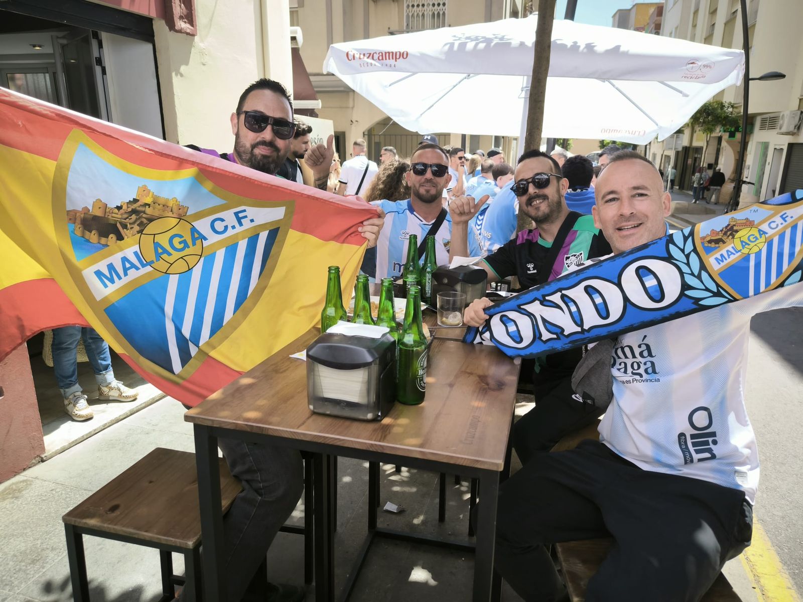 Aficionados antes del partido en el 'Alfonso Murube'