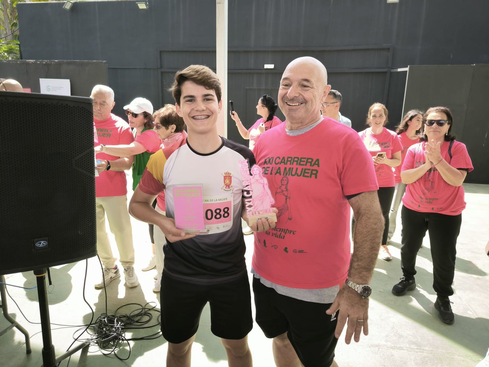 Ceuta se viste de rosa para abrazarse a la vida