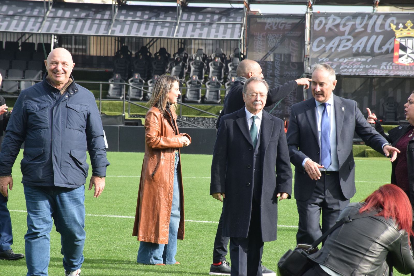 Los Reyes Magos aterrizan en el Alfonso Murube horas antes de la cabalgata