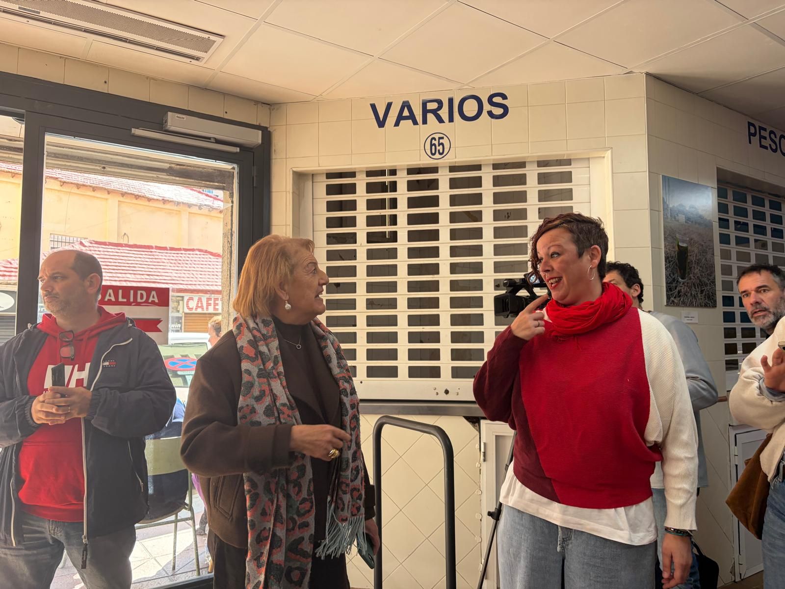 La exposición de fotos del proyecto Altaweia lleva “luz”, “orgullo” y “arte” al Mercado de Hadú