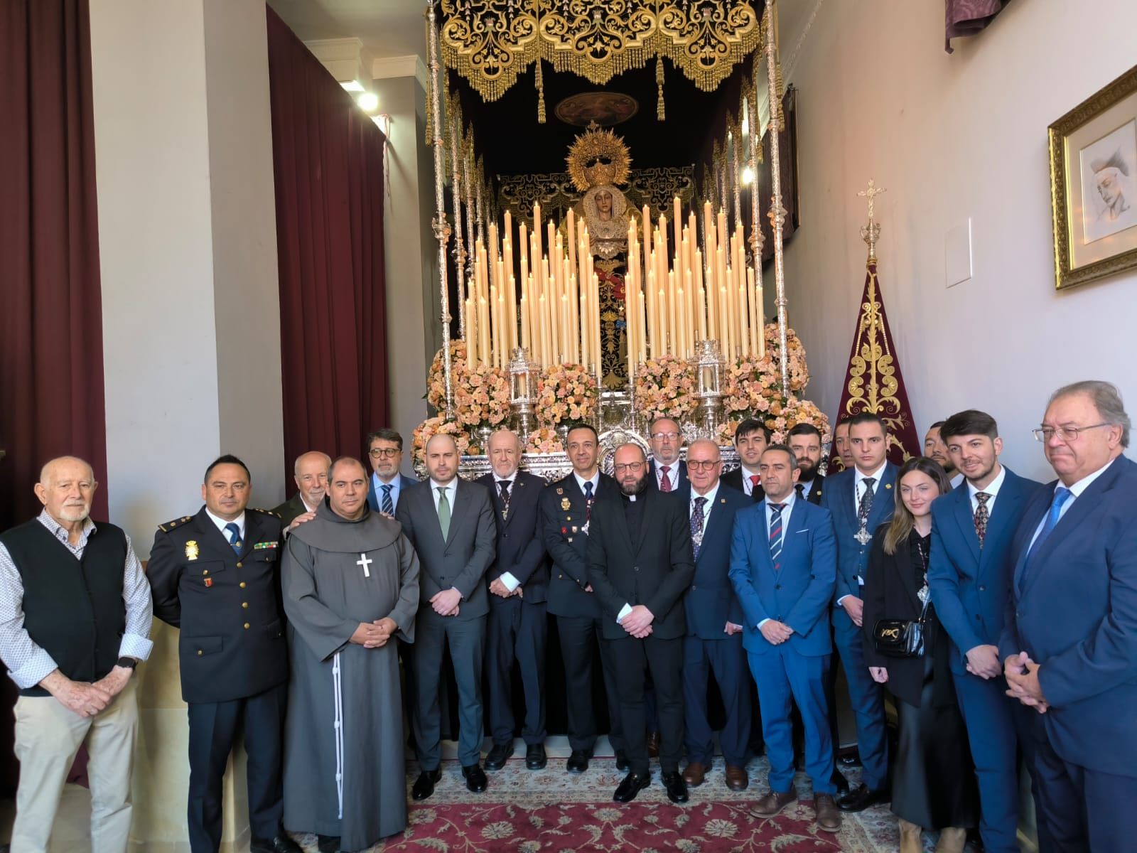 La Policía Nacional entrega el bastón de mando a la Amargura