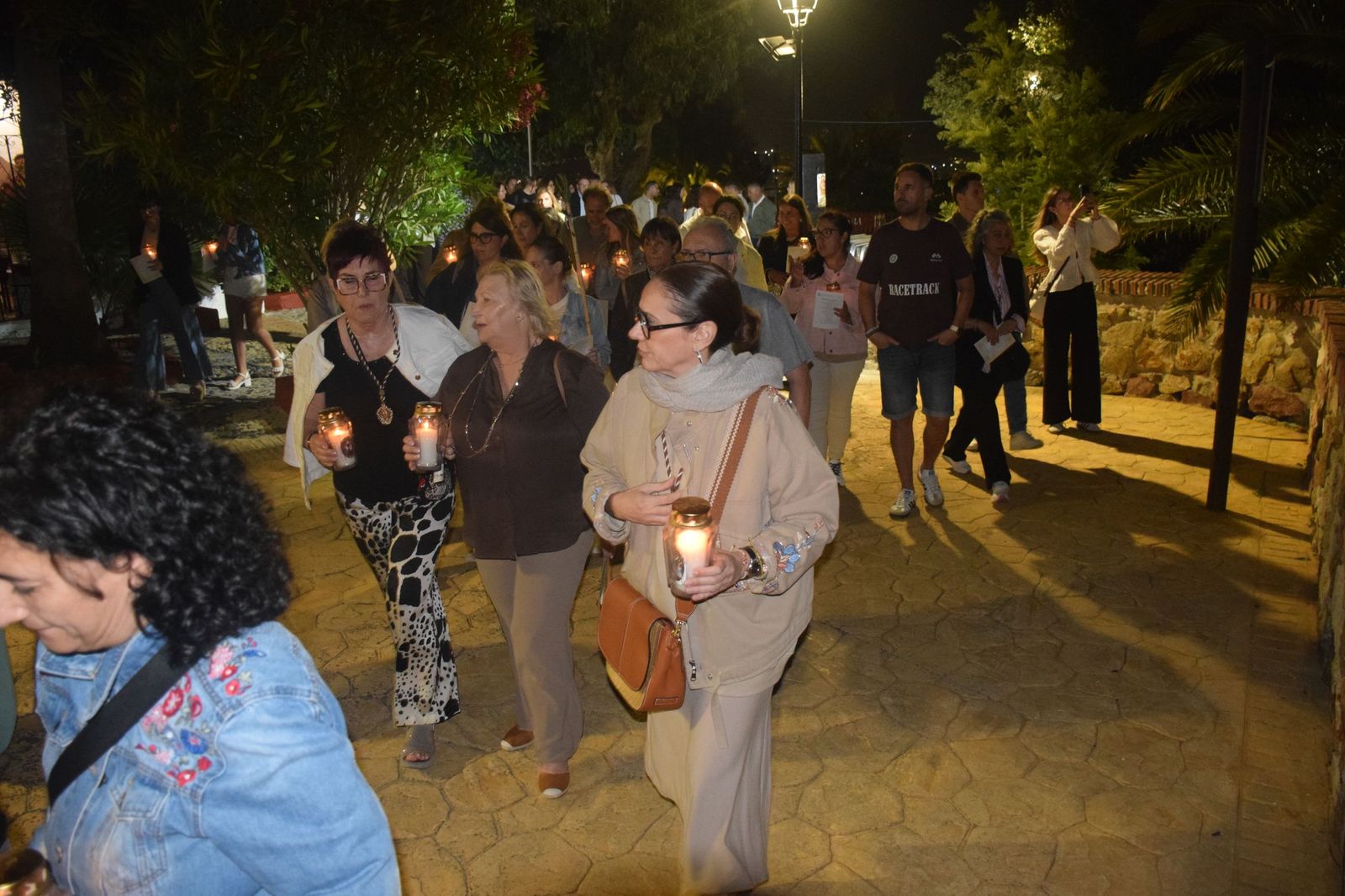 Rosario de antorchas como previa a la Procesión