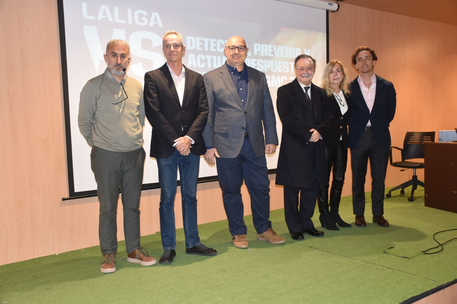 El consejero de Deportes Nicola Cecchi junto a Señor y Vivas