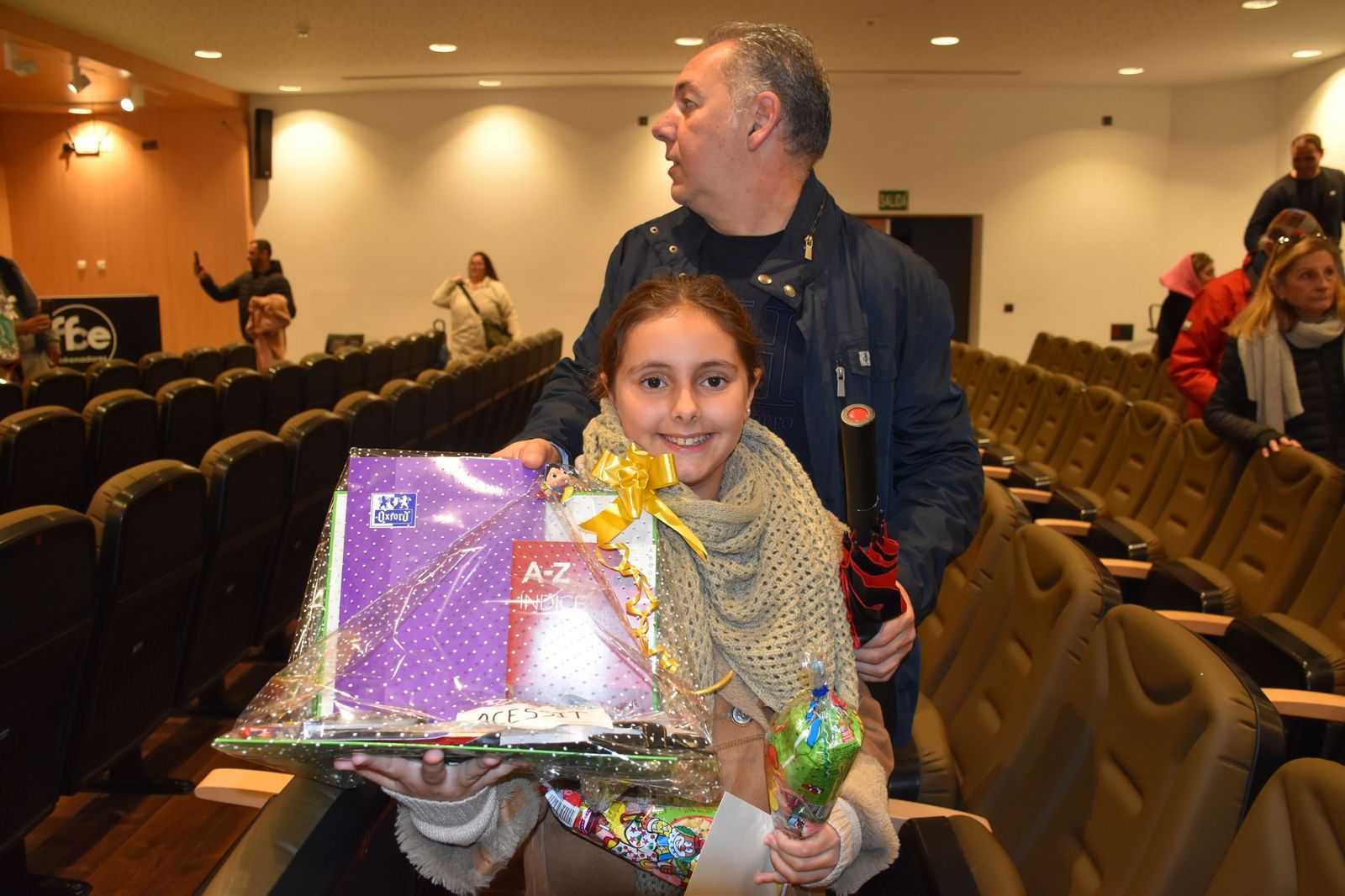 La entrega de premios de la FAMPA por la confección de tarjetas navideñas, en imágenes